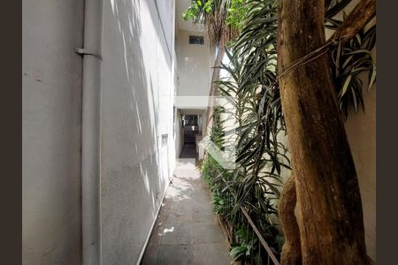 Casa à venda com 242m², 2 quartos e 2 vagasCorredor