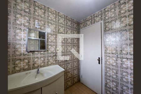 Casa à venda com 242m², 2 quartos e 2 vagasBanheiro 2