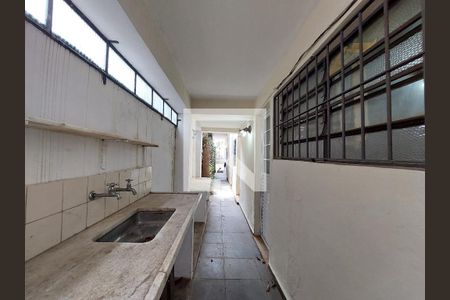Casa à venda com 242m², 2 quartos e 2 vagasÁrea de Serviço