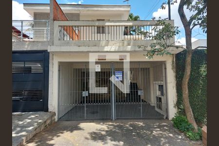 Casa à venda com 242m², 2 quartos e 2 vagasFachada