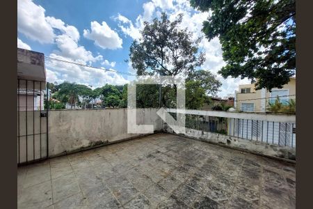 Casa à venda com 242m², 2 quartos e 2 vagasCobertura