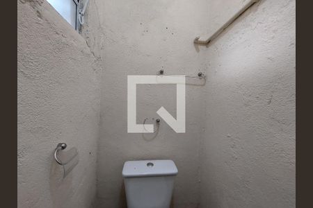 Casa à venda com 242m², 2 quartos e 2 vagasBanheiro da Edícula