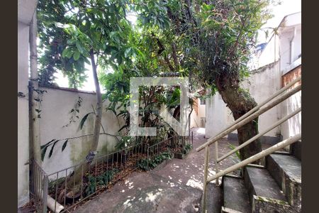 Casa à venda com 242m², 2 quartos e 2 vagasQuintal