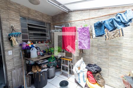 Casa à venda com 74m², 2 quartos e 1 vaga Casa à venda com 74m², 2 quartos e 1 vagaQuintal