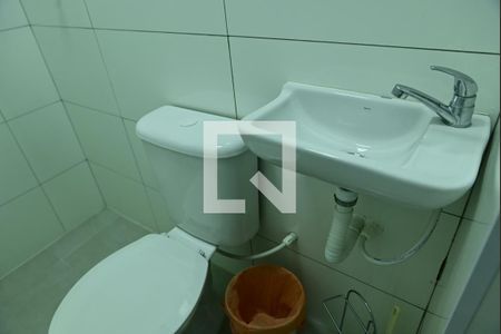 Banheiro Suite de kitnet/studio para alugar com 1 quarto, 30m² em Caiçara, Praia Grande