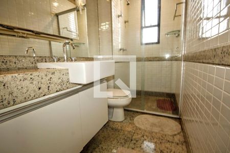 Apartamento à venda com 360m², 5 quartos e 4 vagasSuíte 2 - Banheiro