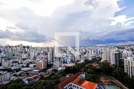 Apartamento à venda com 360m², 5 quartos e 4 vagasVista