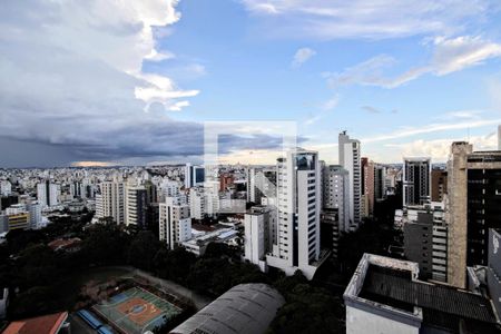 Apartamento à venda com 360m², 5 quartos e 4 vagasVista