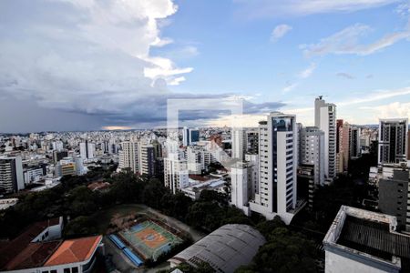 Apartamento à venda com 360m², 5 quartos e 4 vagasVista