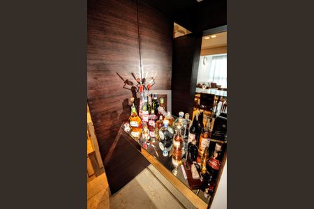 Apartamento à venda com 360m², 5 quartos e 4 vagasAdega