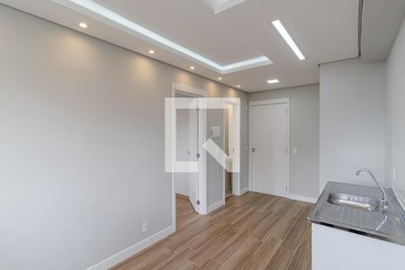 Sala e Cozinha de apartamento para alugar com 1 quarto, 24m² em Jardim Santa Emília, São Paulo