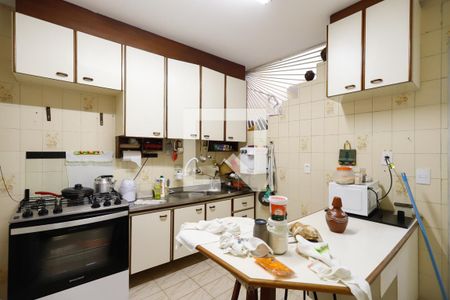 Casa à venda com 180m², 3 quartos e 3 vagas Casa à venda com 180m², 3 quartos e 3 vagasCozinha