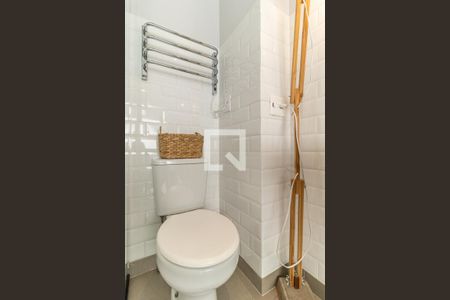 Banheiro de kitnet/studio para alugar com 1 quarto, 10m² em Vila Buarque, São Paulo