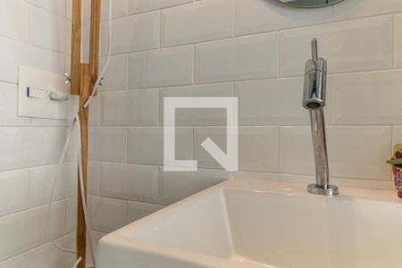 Banheiro de kitnet/studio para alugar com 1 quarto, 10m² em Vila Buarque, São Paulo