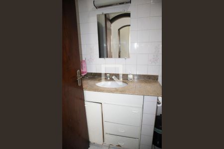 Casa à venda com 400m², 5 quartos e 8 vagasBanheiro 1