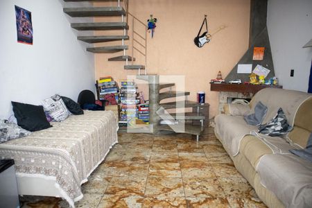 Casa à venda com 400m², 5 quartos e 8 vagasSala de Serviço