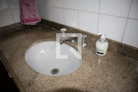 Casa à venda com 400m², 5 quartos e 8 vagasBanheiro 1