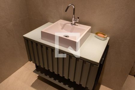 Casa à venda com 497m², 5 quartos e 3 vagas Casa à venda com 497m², 5 quartos e 3 vagasBanheiro 3