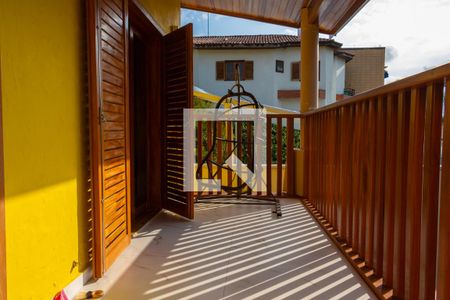 Casa à venda com 497m², 5 quartos e 3 vagas Casa à venda com 497m², 5 quartos e 3 vagasVaranda