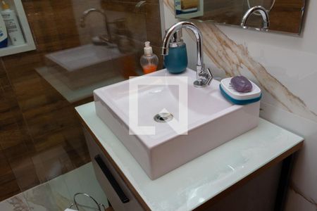 Casa à venda com 497m², 5 quartos e 3 vagas Casa à venda com 497m², 5 quartos e 3 vagasBanheiro 2