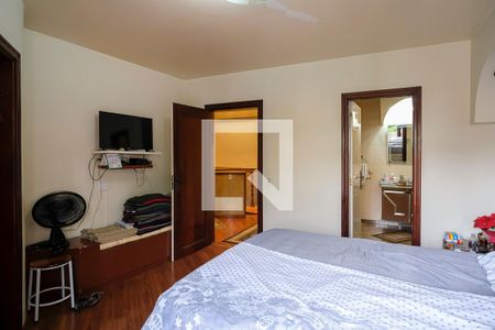 Casa à venda com 600m², 3 quartos e 4 vagasSuíte 