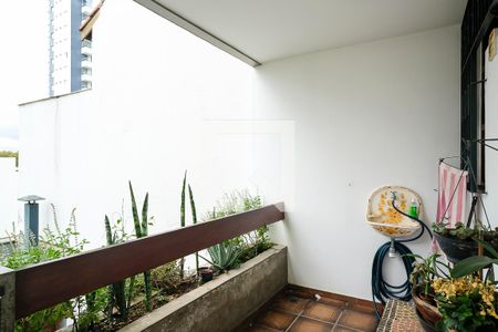 Casa à venda com 600m², 3 quartos e 4 vagasQuintal