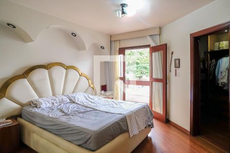 Casa à venda com 600m², 3 quartos e 4 vagasSuíte 