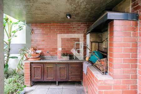 Casa à venda com 600m², 3 quartos e 4 vagasQuintal