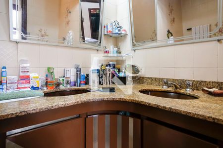 Casa à venda com 600m², 3 quartos e 4 vagasBanheiro Suíte