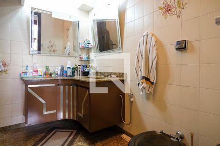 Casa à venda com 600m², 3 quartos e 4 vagasBanheiro Suíte