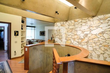 Casa à venda com 600m², 3 quartos e 4 vagasAcesso aos quartos