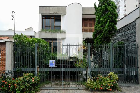 Casa à venda com 600m², 3 quartos e 4 vagasFachada