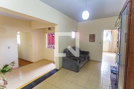 Sala de kitnet/studio para alugar com 4 quartos, 110m² em Horto Florestal, Belo Horizonte