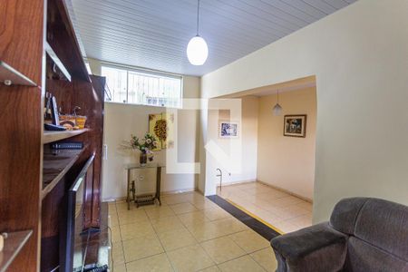 Sala de kitnet/studio para alugar com 4 quartos, 110m² em Horto Florestal, Belo Horizonte