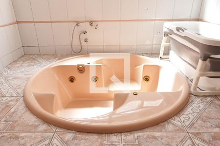 Casa à venda com 400m², 4 quartos e 6 vagasSuíte