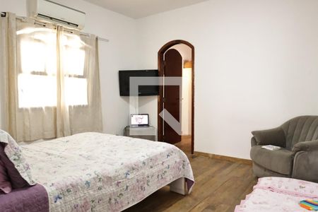 Casa à venda com 400m², 4 quartos e 6 vagasSuíte