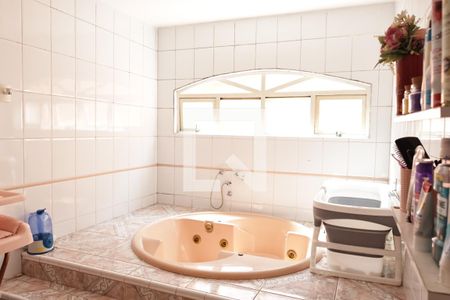 Casa à venda com 400m², 4 quartos e 6 vagasSuíte