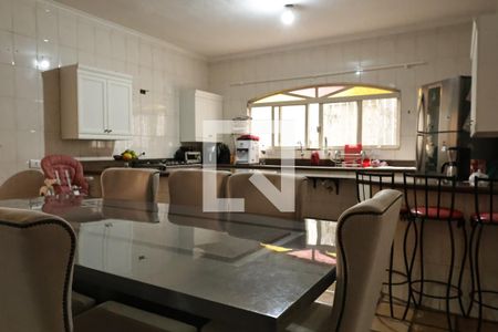 Casa à venda com 400m², 4 quartos e 6 vagascozinha