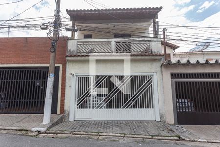 Casa à venda com 144m², 3 quartos e 2 vagas Casa à venda com 144m², 3 quartos e 2 vagasFachada