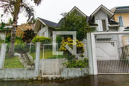 Casa à venda com 182m², 3 quartos e 4 vagasFachada 