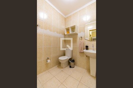 Casa à venda com 182m², 3 quartos e 4 vagasBanheiro 