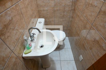 Casa à venda com 300m², 3 quartos e 4 vagas Casa à venda com 300m², 3 quartos e 4 vagasBanheiro Serviço