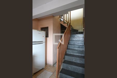 Casa à venda com 300m², 3 quartos e 4 vagas Casa à venda com 300m², 3 quartos e 4 vagasEscada