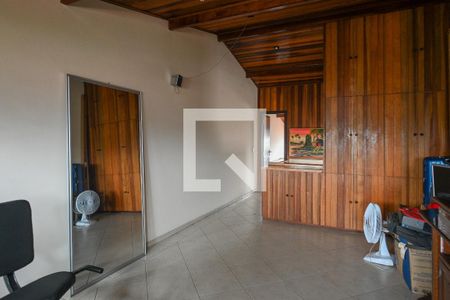 Casa à venda com 300m², 3 quartos e 4 vagas Casa à venda com 300m², 3 quartos e 4 vagasSótão