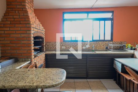 Casa à venda com 300m², 3 quartos e 4 vagas Casa à venda com 300m², 3 quartos e 4 vagasLazer