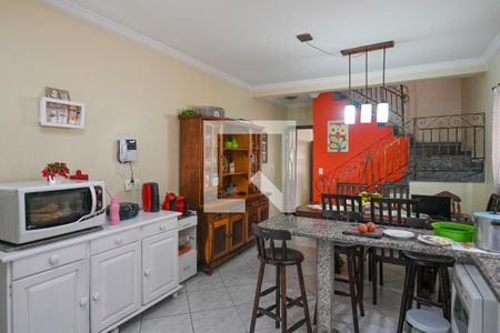 Casa à venda com 300m², 3 quartos e 4 vagas Casa à venda com 300m², 3 quartos e 4 vagasCozinha