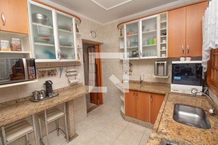 Casa à venda com 180m², 3 quartos e 4 vagas Casa à venda com 180m², 3 quartos e 4 vagasCozinha completa