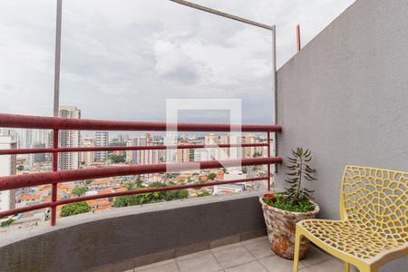 Apartamento à venda com 186m², 3 quartos e 3 vagasSacada do quarto 2