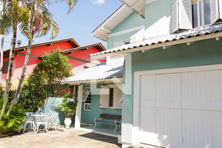 Casa à venda com 212m², 3 quartos e 2 vagas Casa à venda com 212m², 3 quartos e 2 vagasJardim