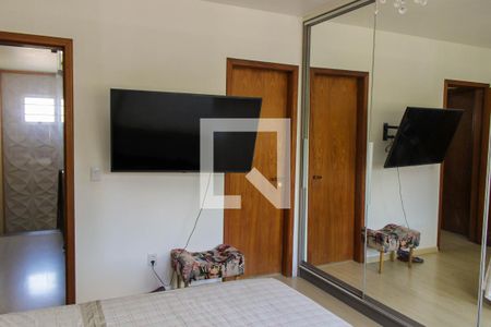 Casa à venda com 212m², 3 quartos e 2 vagas Casa à venda com 212m², 3 quartos e 2 vagasQuarto Suíte